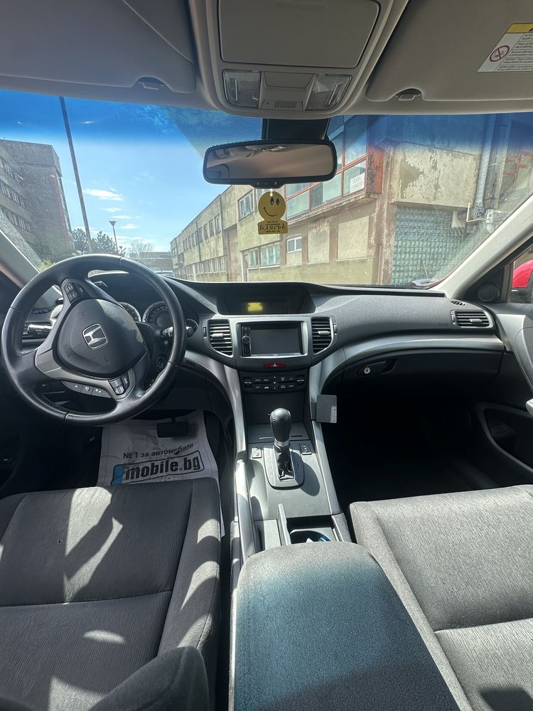 Honda Accord Elegance Tourer VIII 2.0I
