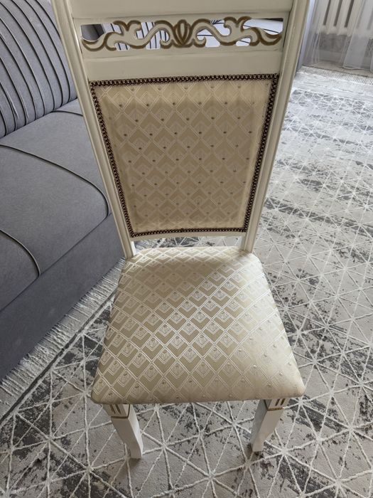 Стулья для гостиной