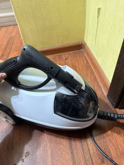 Парагенератор, пылесос и стременянка продается. Пар 25к, пылесосо 25к