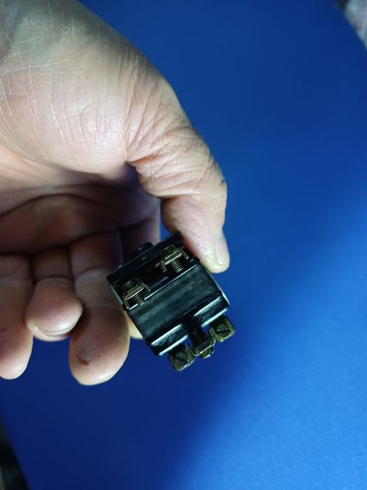 Intterupatoare  masini oldtimer vechi. Sunt testate