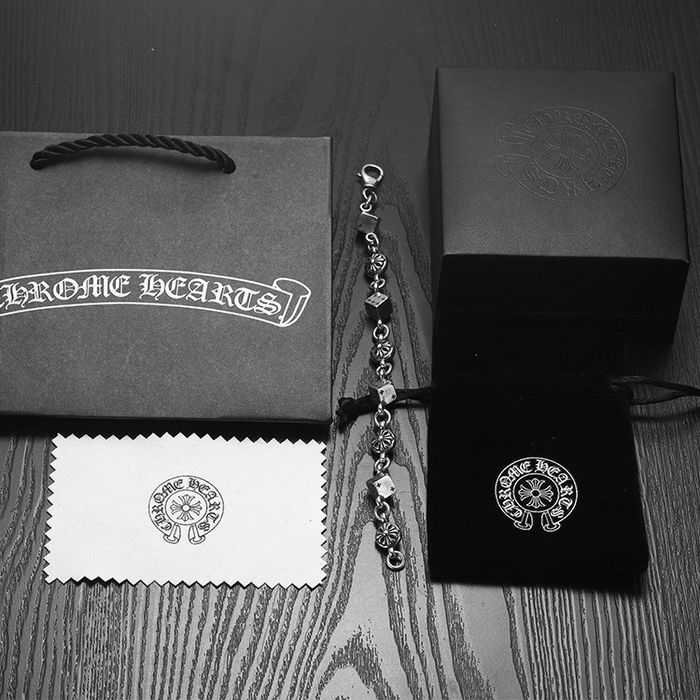 Мъжки гривни , медальони