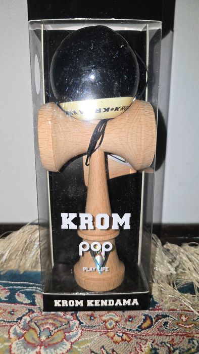 Krom pop kendama