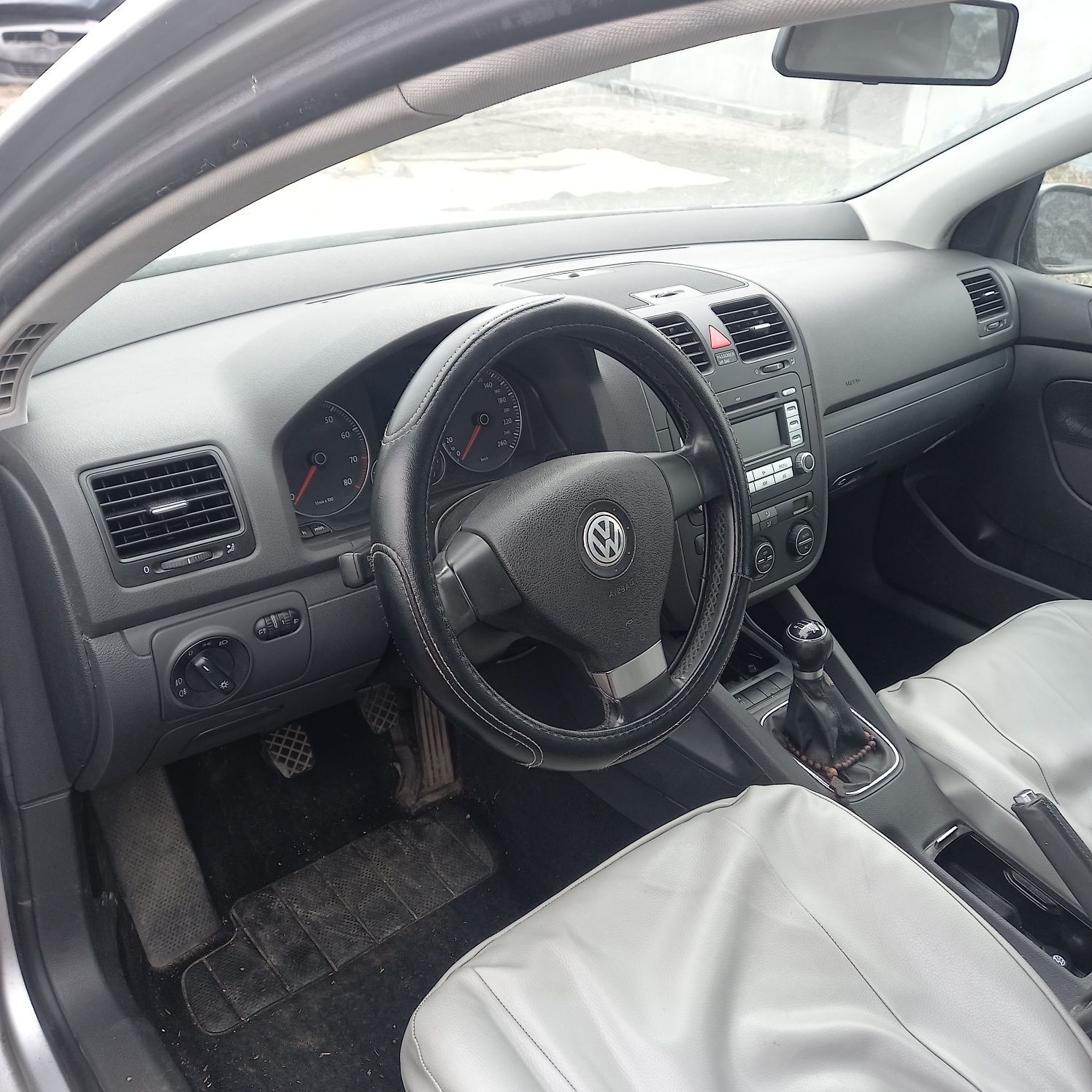 Dezmembrez  vw golf 5