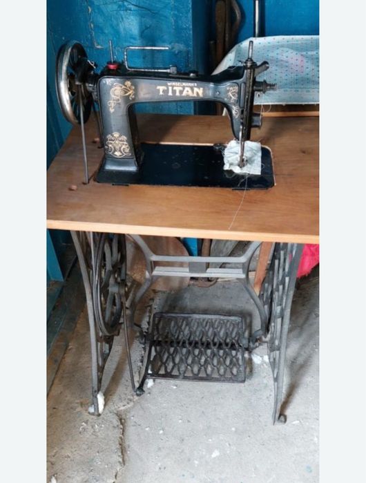 Продам антикварную швейную машину