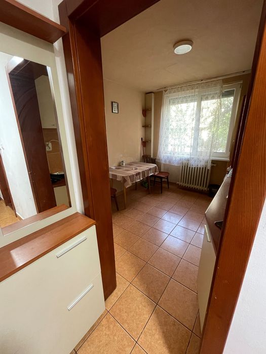 Se vinde apartament cu 3 camere modificat în 2 camere
