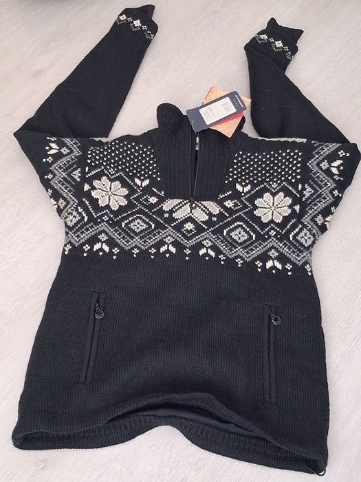 Vand Pulover Gros Norvegia  Nou cu Eticheta  marime S Barbati