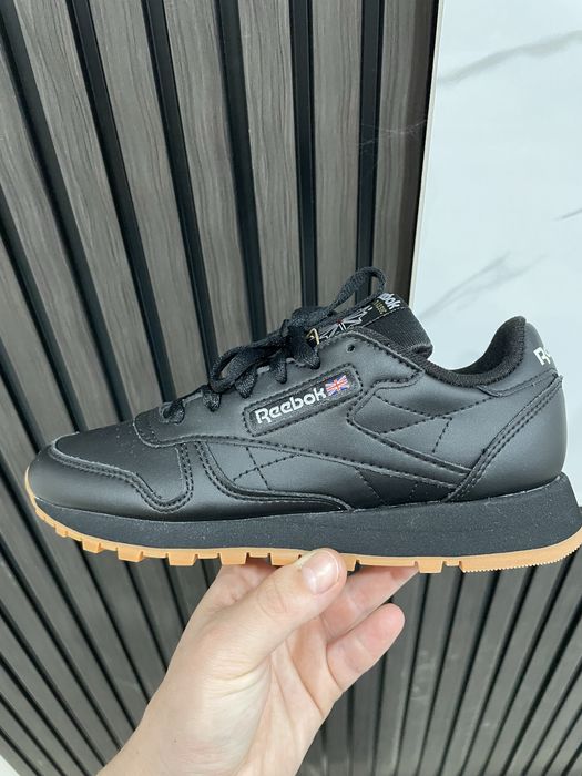 Reebok оригинал сатылады размер 37