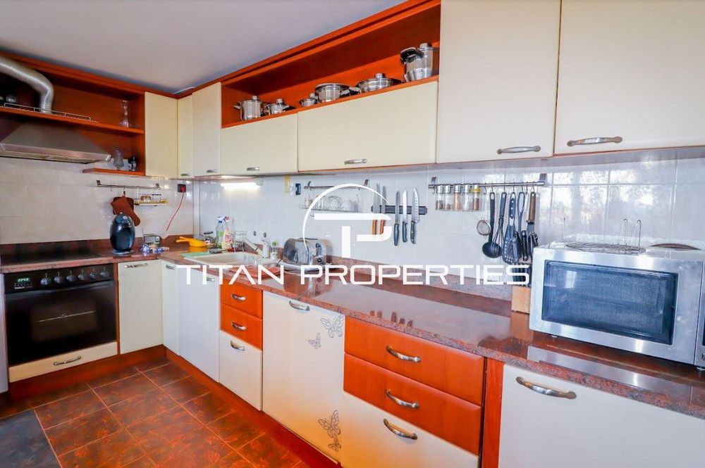 Многостаен апартамент, под наем, Генерали