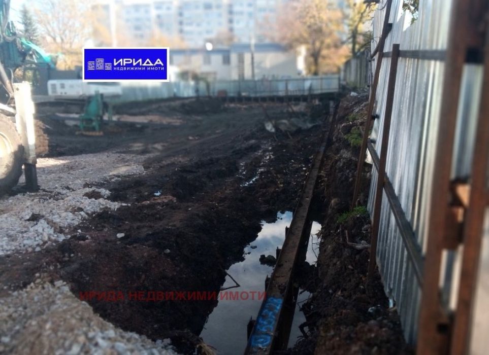 Двустаен апартамент в Люлин 8