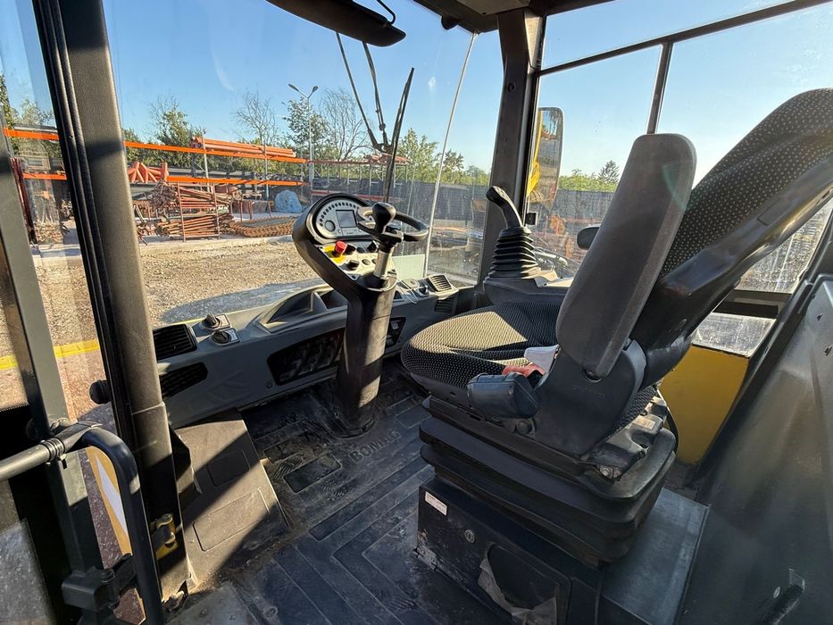 De Vanzare BOMAG BW 213 D-5