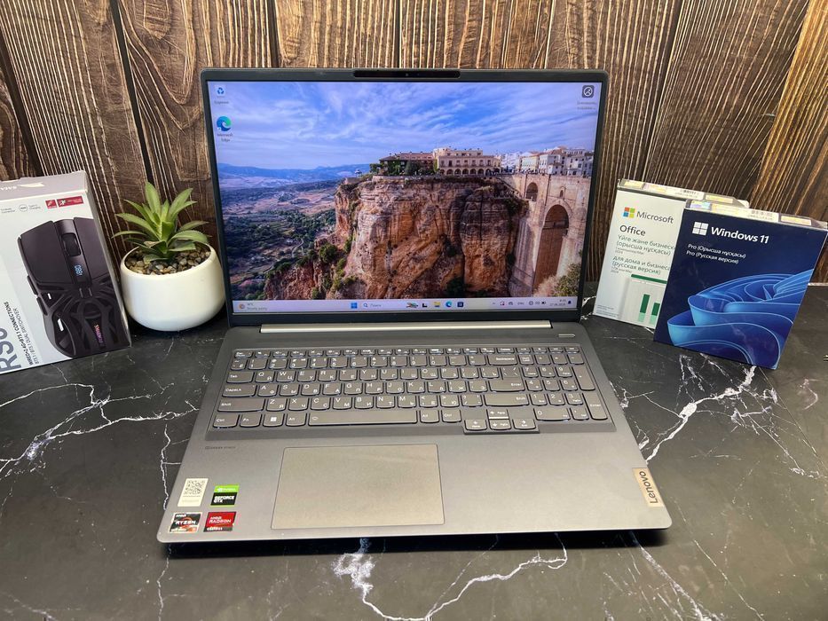 Lenovo IdeaPad 5 Pro - Ryzen 5‑5600H / GTX 1650 / 8 GB / 512 GB / 16"