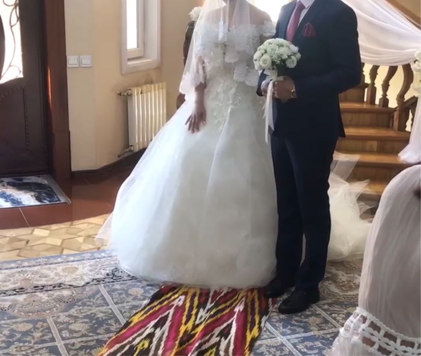 Свадебное платье б/у