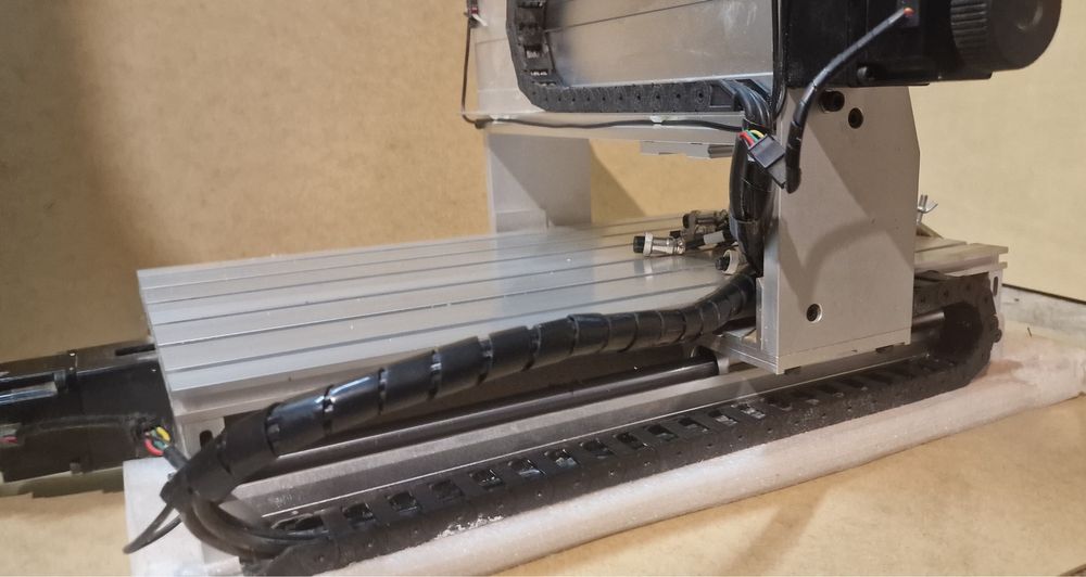 Masina de frezat CNC