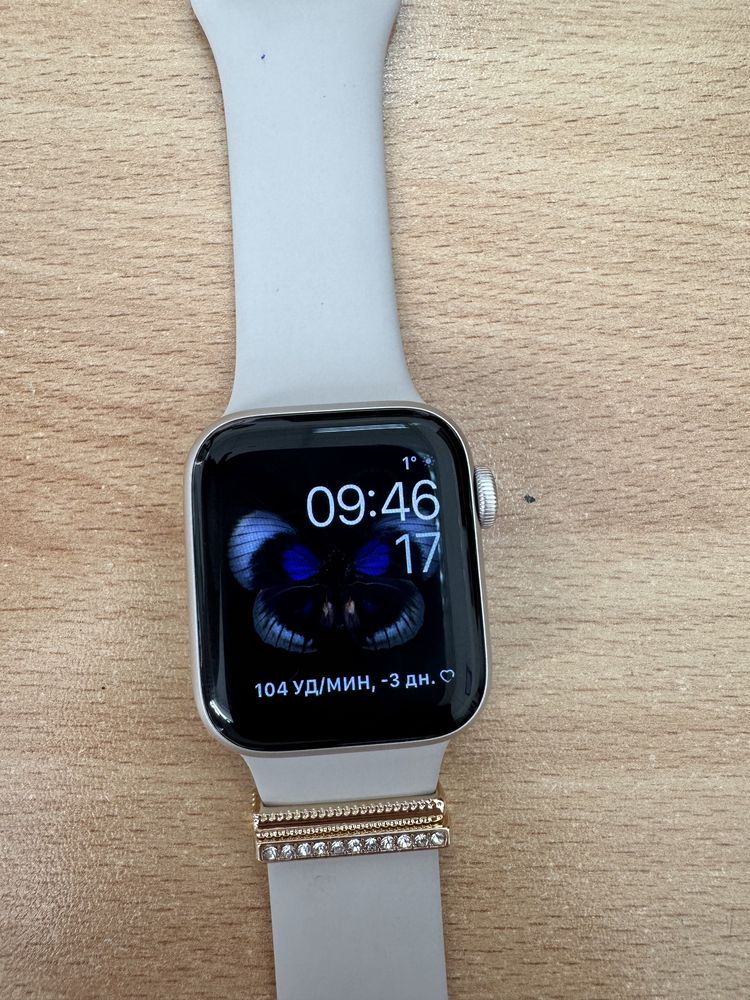Продам Apple Watch в отличном состоянии!