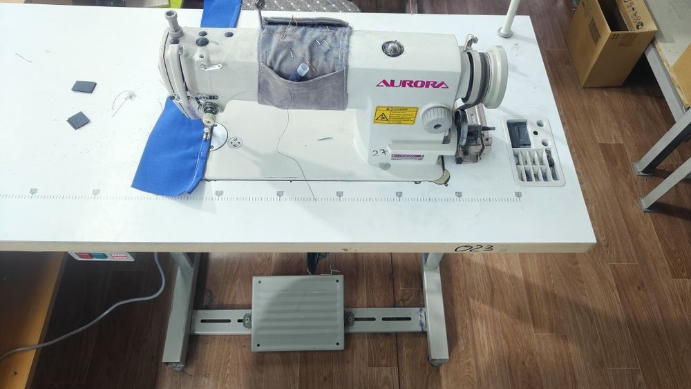 Швейная машина Аврора