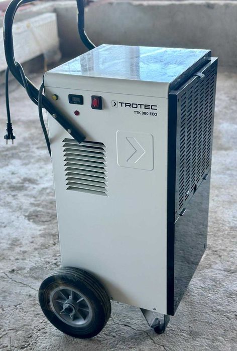 Inchiriez Dezumidificator profesional / industrial Trotec 80L/zi
