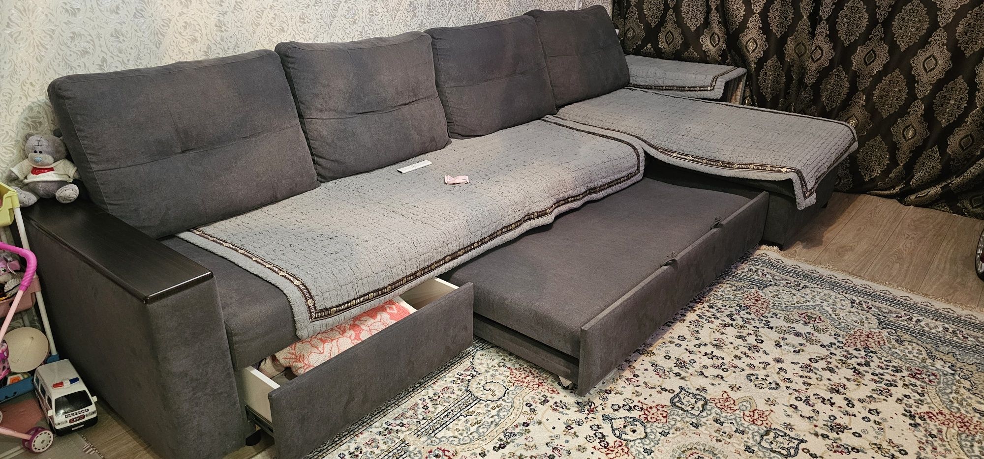 Продам диван в хорошем состоянии