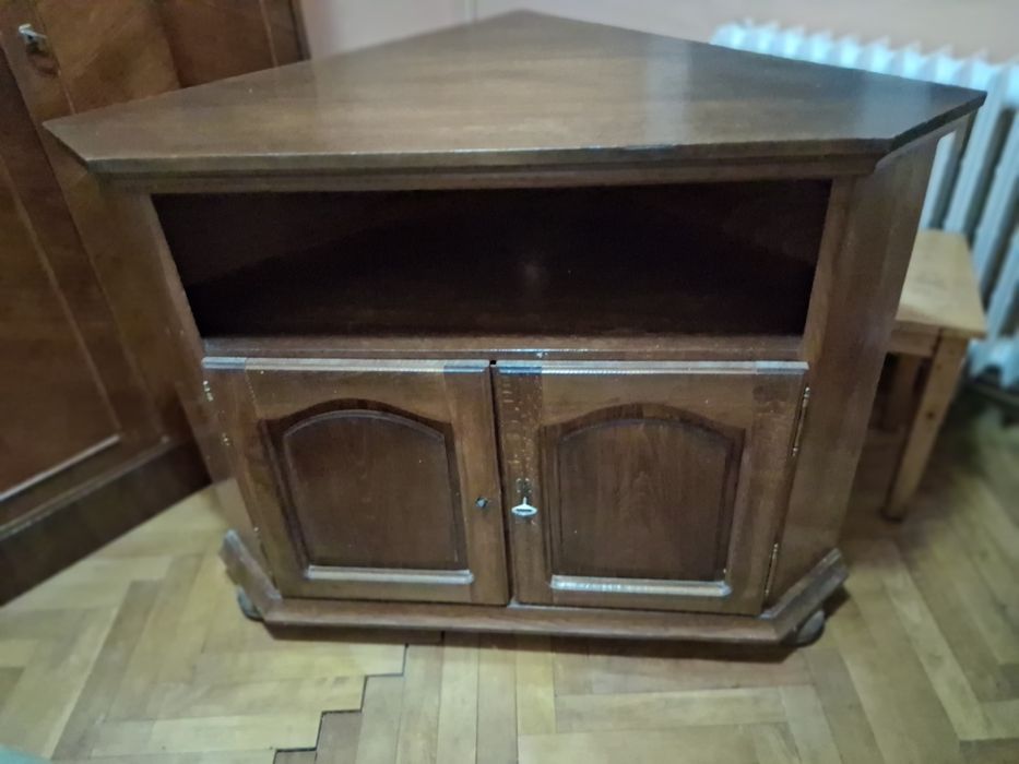 Suport de televizor tip coltar