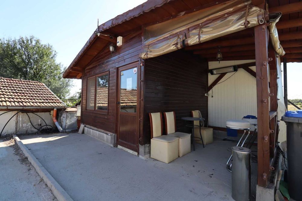 Продава се действащ бизнес в Нови Искър