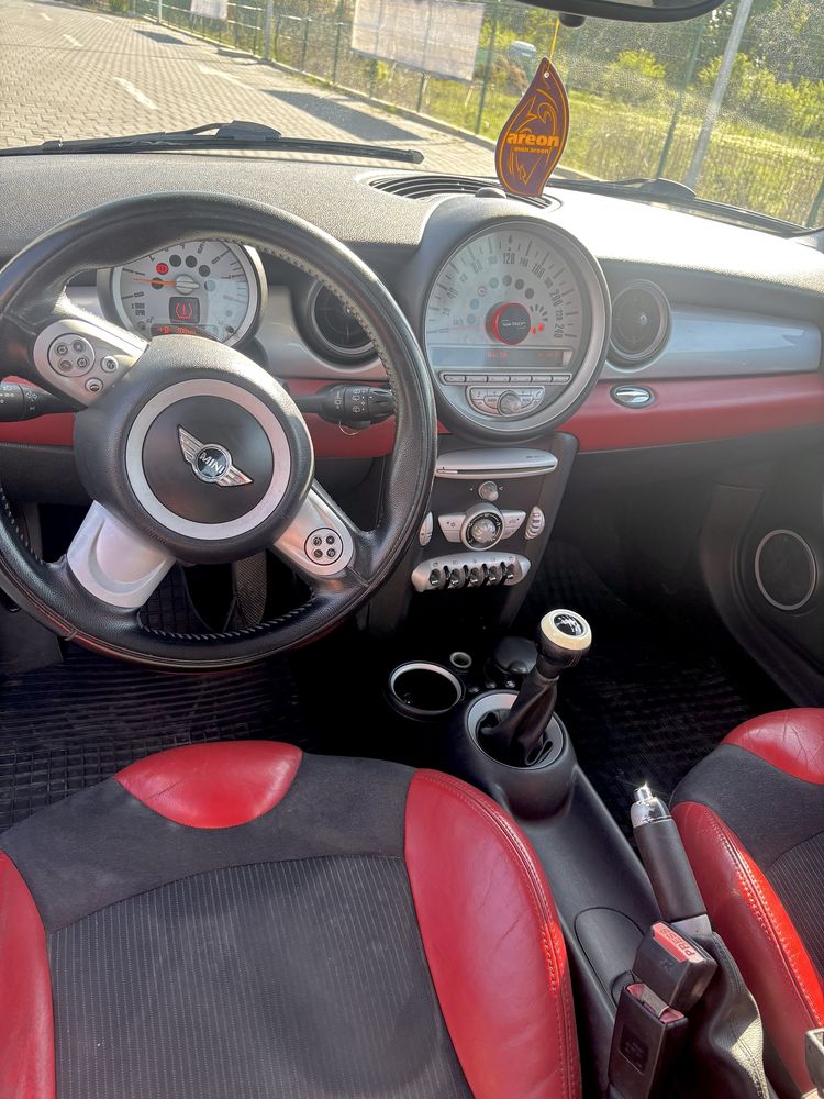 Mini Cooper  R 56  !