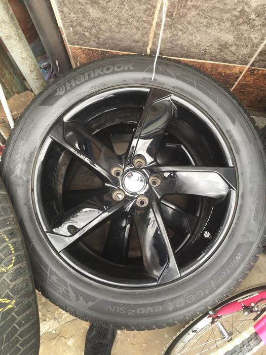 Джанти 20 цола. Infiniti QX70S. В перфектно състояние, гумите са бонус