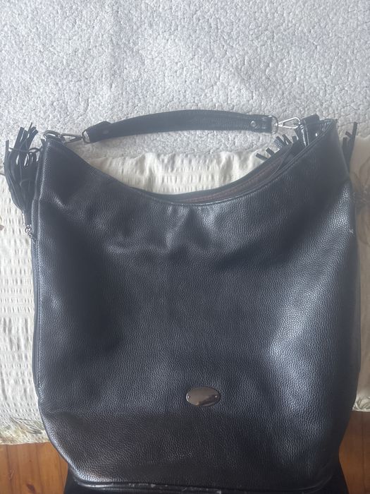 Дамска черна кожена чанта