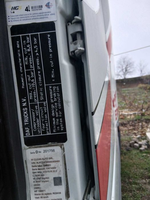 Cap tractor DAF XF 105 anul 2012