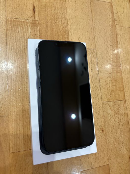 Продавам iPhone 13 Midnight 128 GB