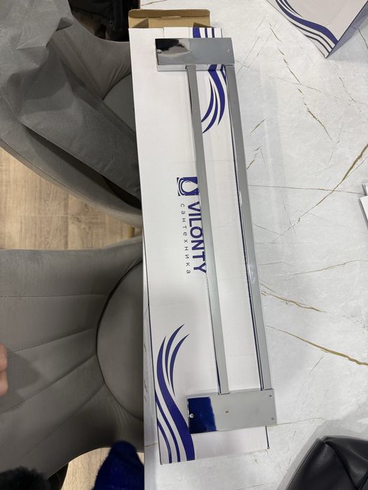 Вешалка для полотенец и диспенесер для туалетной бумаги