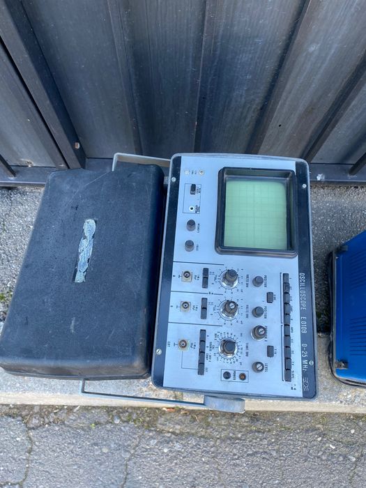 Osciloscop E0109 25 MHz, aparatul este in stare de functionare