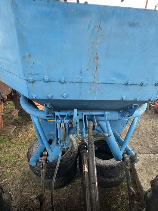 Pachet met erbicidat+distribuitor ingrasaminte