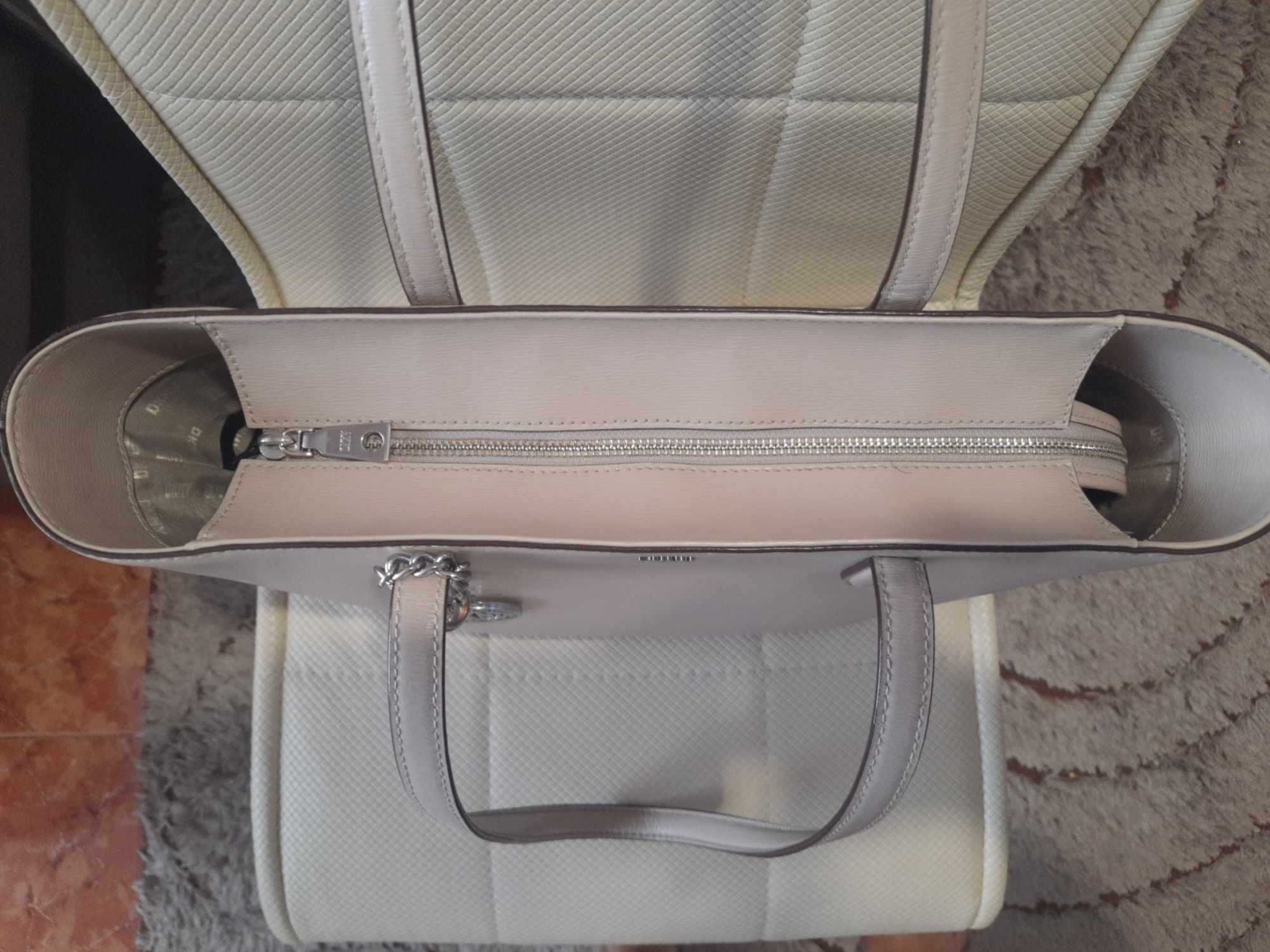 Продавам Оригинална дамска чанта DONNA KAREN,  цената е 120,00 лв