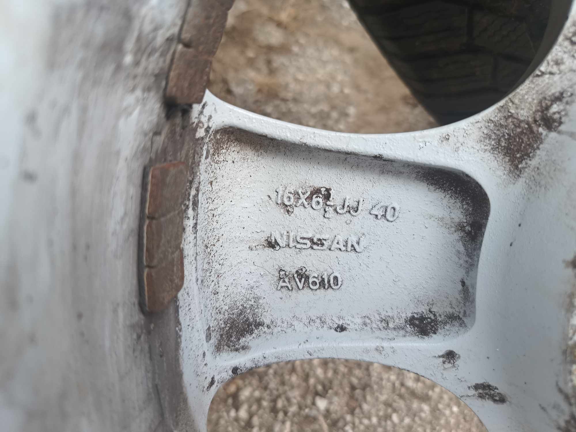Джанти и зимни гуми от Nissan P12