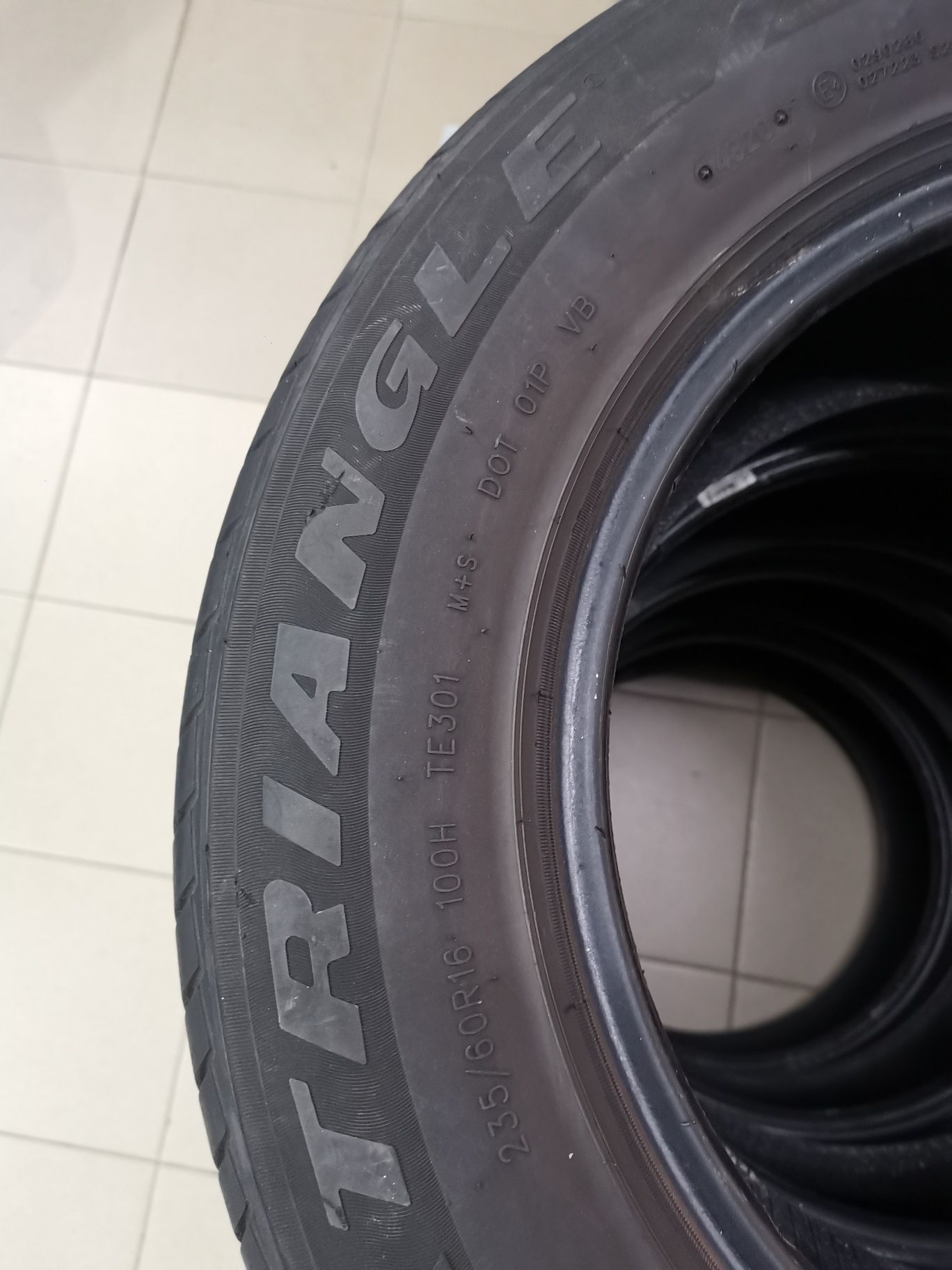 Продам Шины 235/60/R16. Триангл. В отличном состоянии
