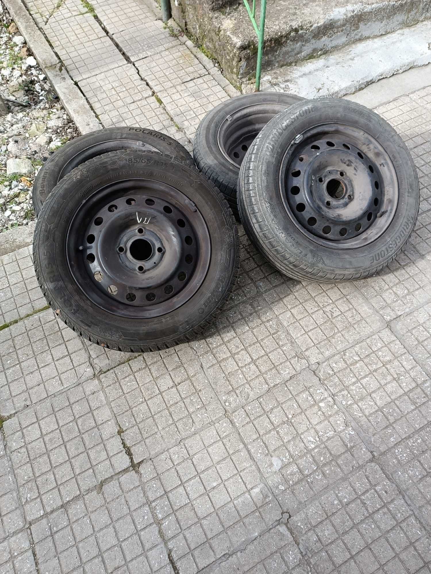 Гуми 4броя 15 цола  185/65 R15 +4 джанти