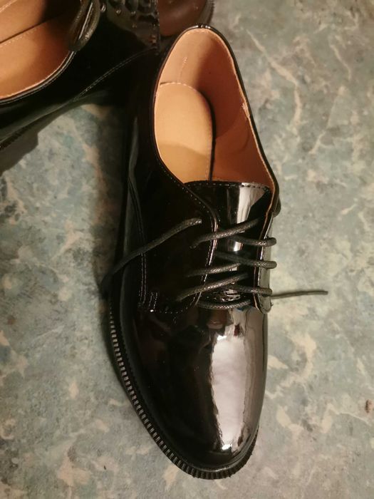 Pantofi noi, marime 35