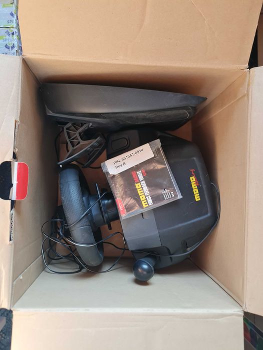 Volan cu pedale Logitech Momo Racing PC, Playstation