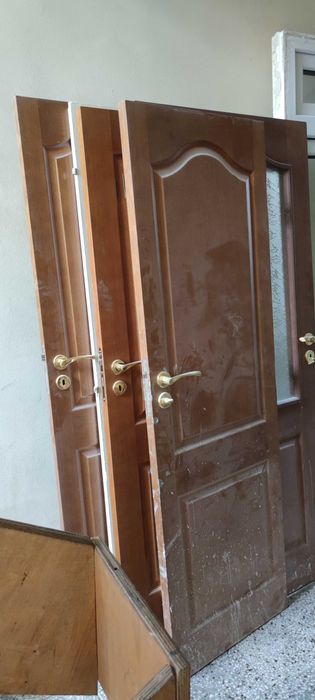 Интериорни врати