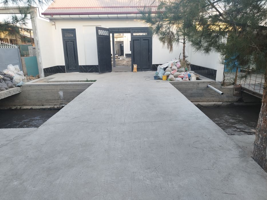 Bektemirda 2 sotix yarim tayyor yer