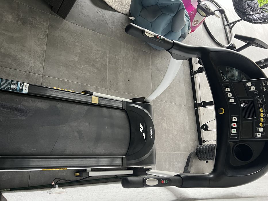 1.	Bandă de alergat Reebok – stare excelentă!