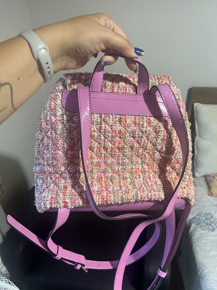 Раница Guess с шарена текстура
