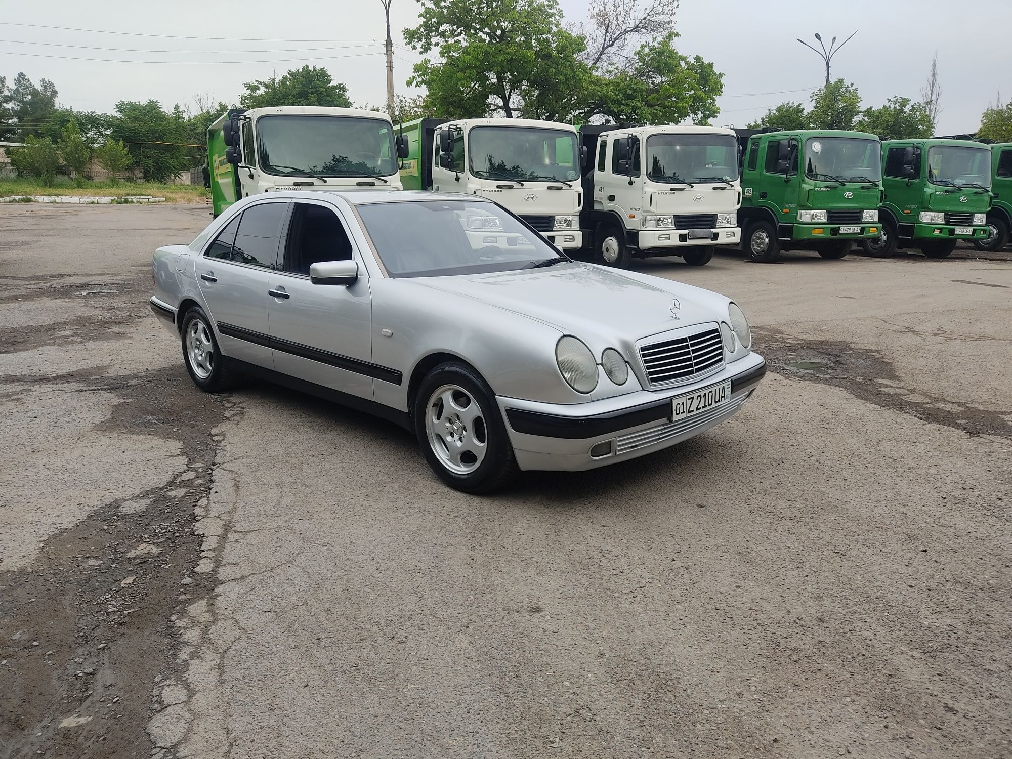 Mercedes-Benz 210