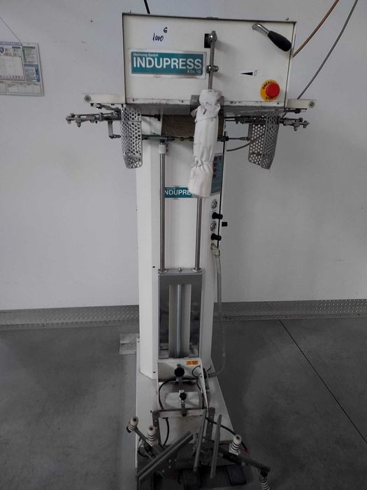 Masini de cusut si echipamente industria confectiilor