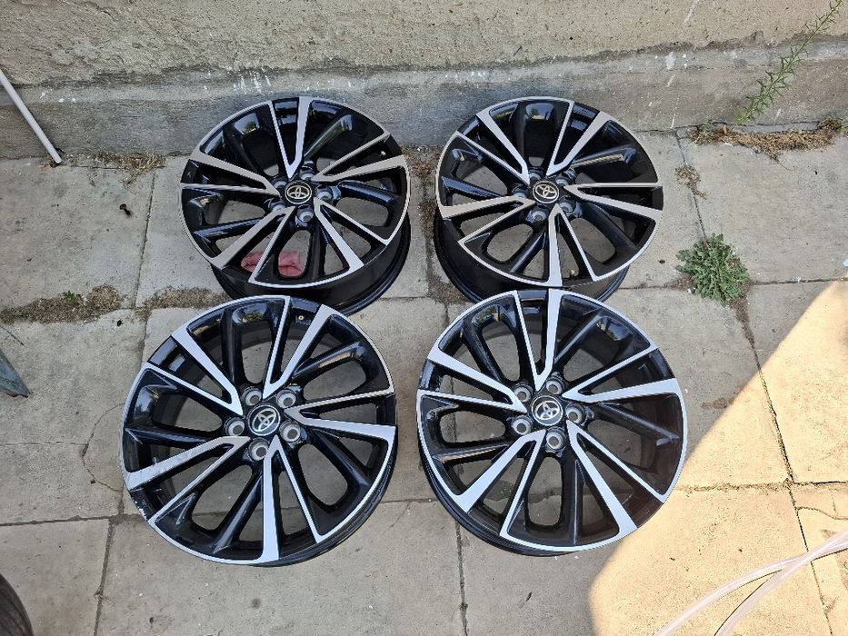Vand set jante/roti 17/18 originale Toyota