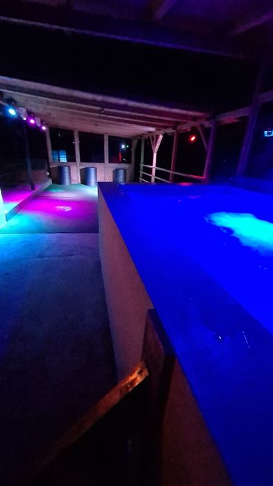 Cabana de inchiriat cu piscina, jacuzzi. OCUPATA DE REVELION, ciubar.