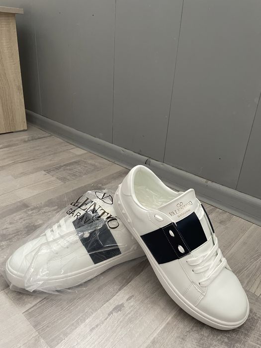 продается кроссовки