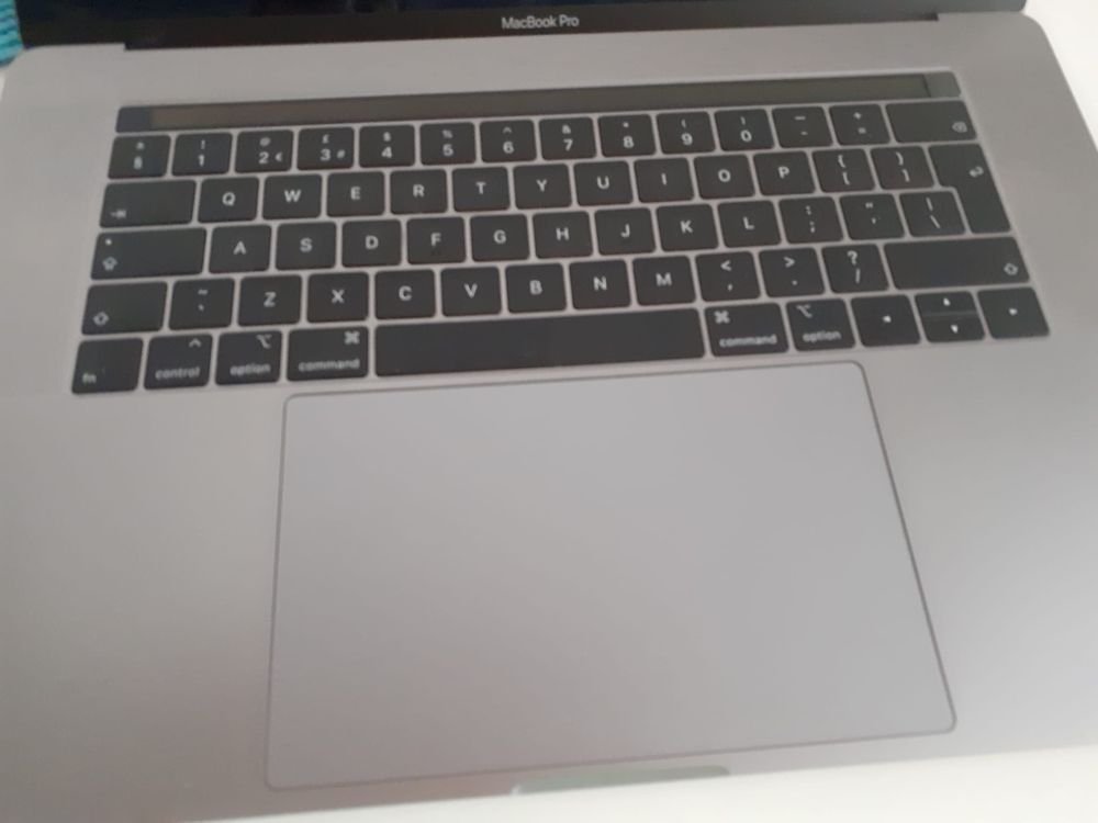 MacBook Pro, mouse si incarcator