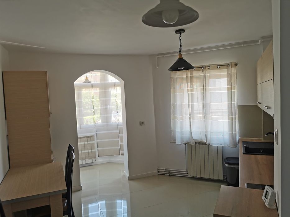 Închiriez apartament un regim hotelier