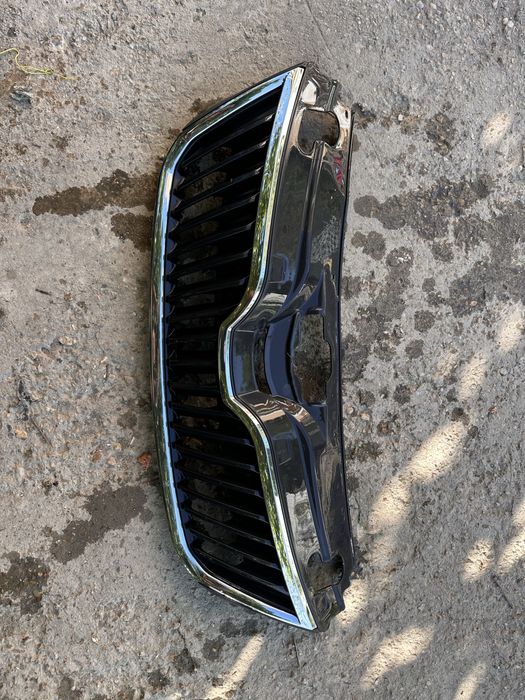 Grilă radiator skoda rapid .