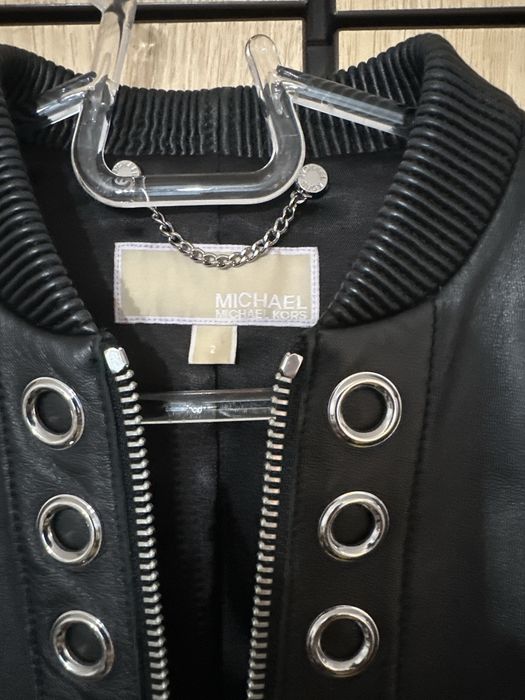 Яке Michael KORS черно